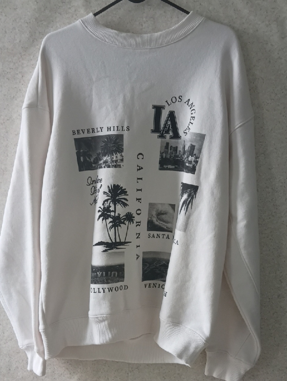Free Planet White Graphic Los Angeles Crewneck Sweatshirt